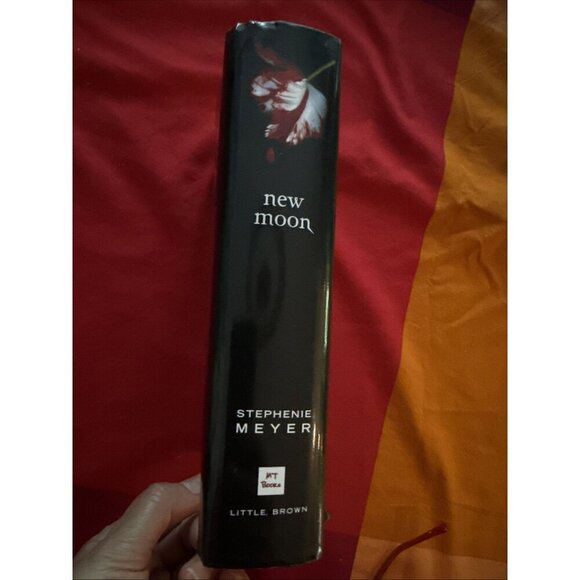 Twilight New Moon Stephanie Meyers First Edition 2006 Copy Hardcover - Picture 2 of 6
